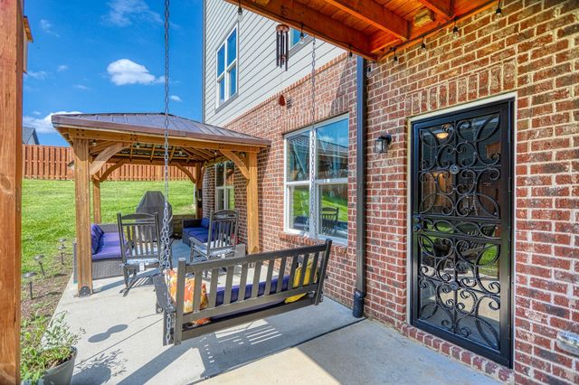 2136 Neill Ln, Cross Plains, TN 37049