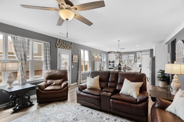 2136 Neill Ln, Cross Plains, TN 37049