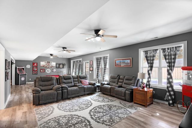 2136 Neill Ln, Cross Plains, TN 37049