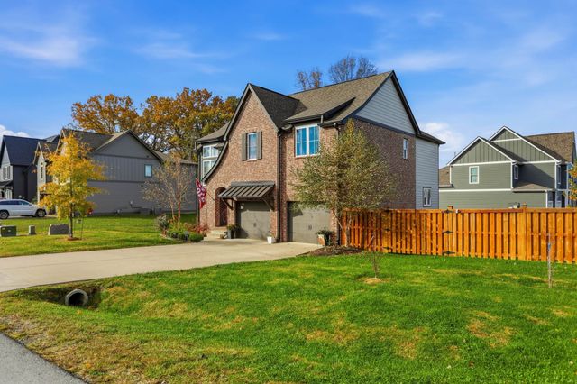 2136 Neill Ln, Cross Plains, TN 37049