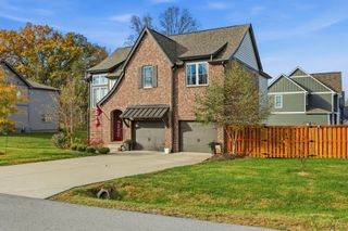 2136 Neill Ln, Cross Plains, TN 37049