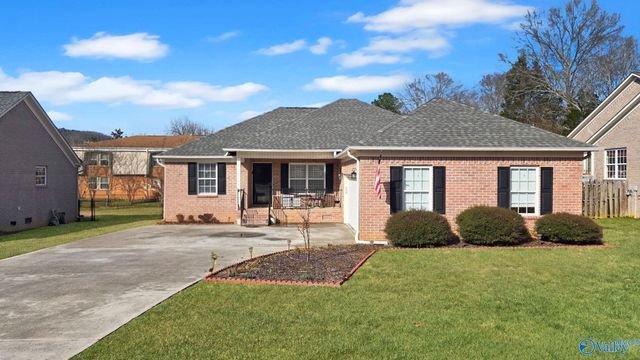 405 E Charlotte Avenue, Scottsboro, AL 35768