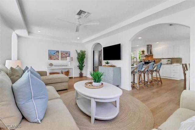 1097 Frank Whiteman BLVD, Naples, FL 34103