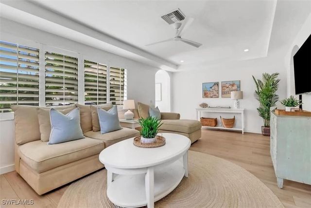 1097 Frank Whiteman BLVD, Naples, FL 34103