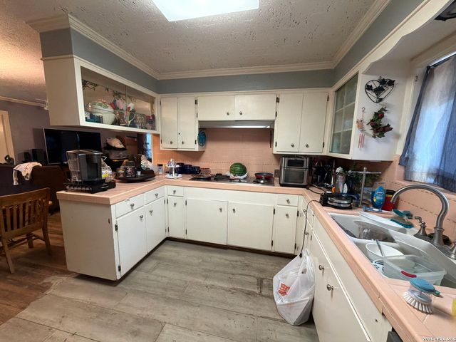 114 Maplewood, San Antonio, TX 78216