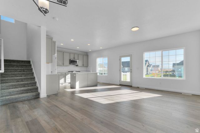 923 W KINGFISHER RD, Stansbury Park, UT 84074