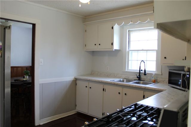 513 N Oak Street, Harrison, AR 72601