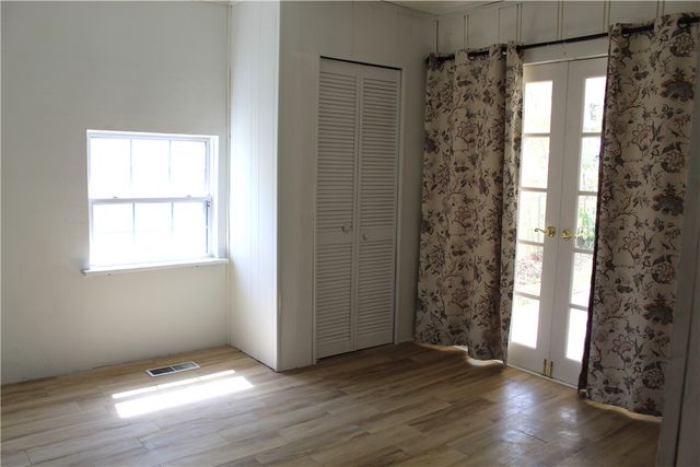 513 N Oak Street, Harrison, AR 72601