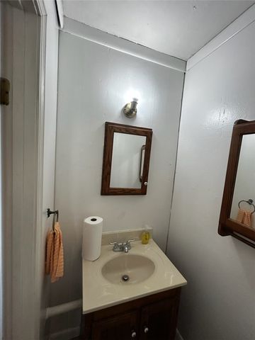 513 N Oak Street, Harrison, AR 72601