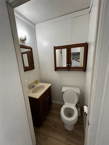 513 N Oak Street, Harrison, AR 72601