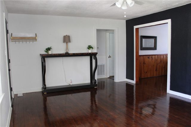 513 N Oak Street, Harrison, AR 72601