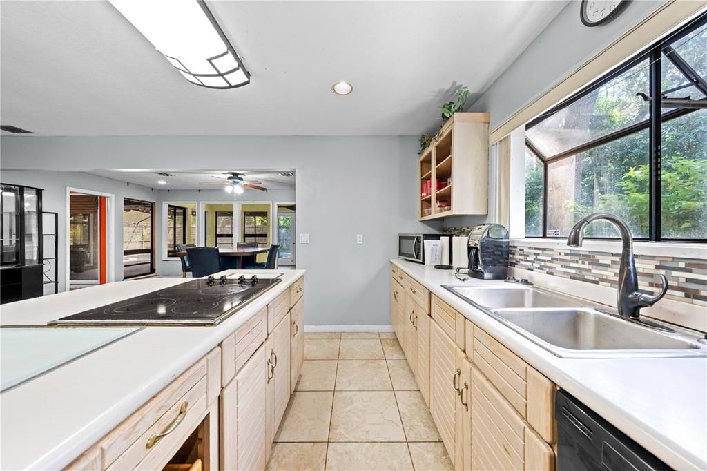 Image 21 of property listing at 1870 KING EDWARD DRIVE, Kissimmee, FL 34744