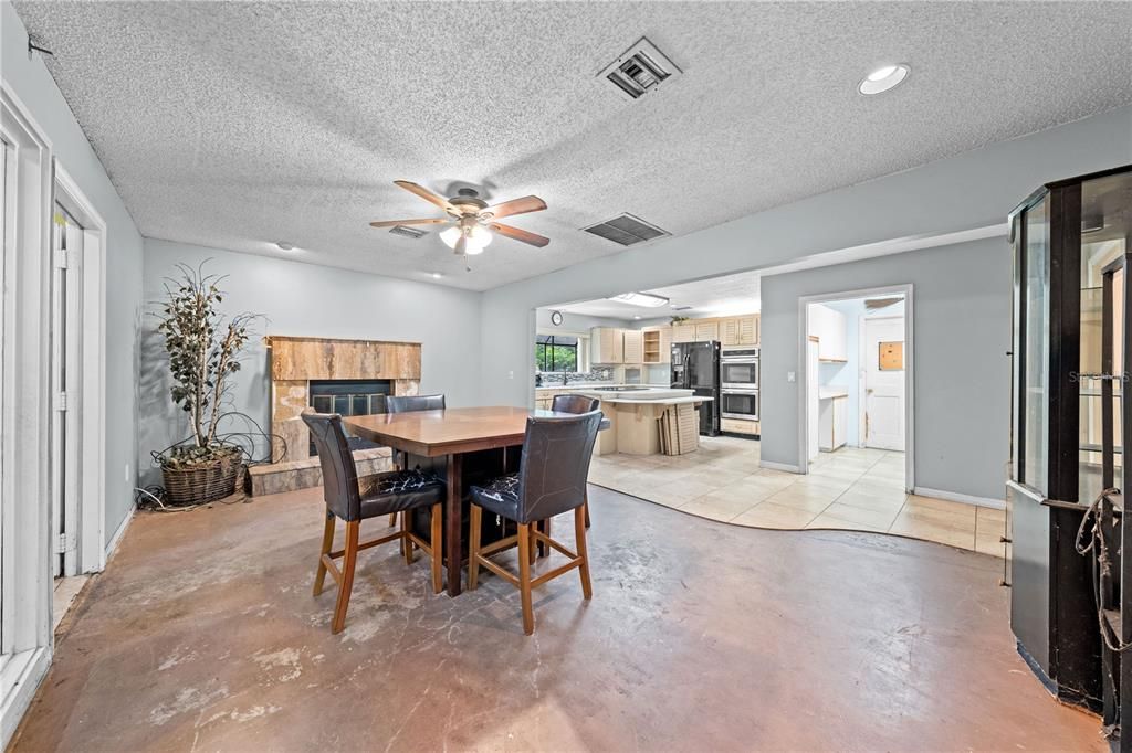 Image 25 of property listing at 1870 KING EDWARD DRIVE, Kissimmee, FL 34744