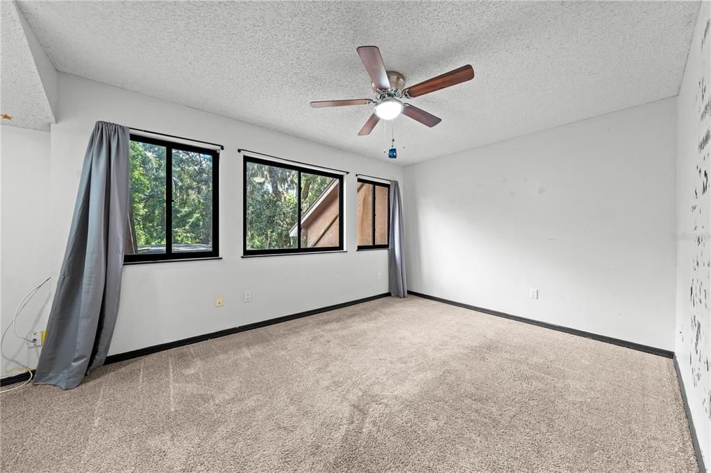 Image 35 of property listing at 1870 KING EDWARD DRIVE, Kissimmee, FL 34744