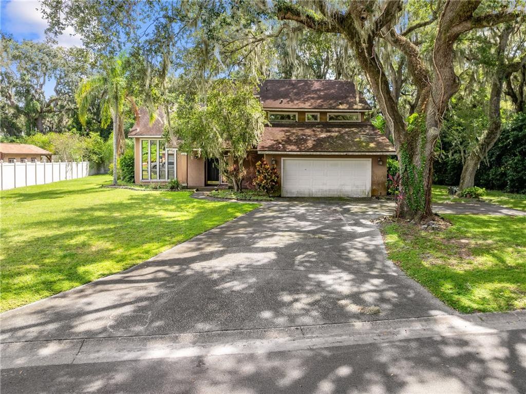 Image 4 of property listing at 1870 KING EDWARD DRIVE, Kissimmee, FL 34744