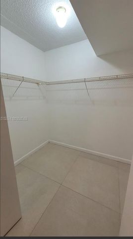 445 NE 195th St 127, Miami, FL 33179