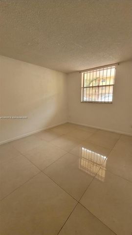 445 NE 195th St 127, Miami, FL 33179