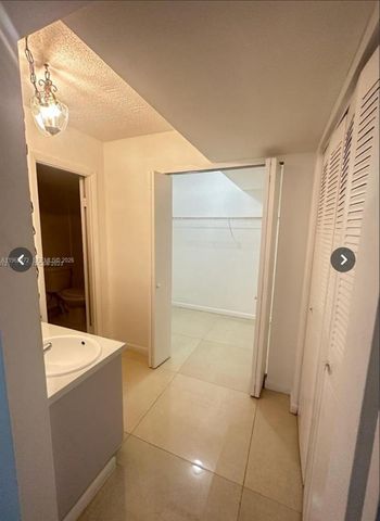 445 NE 195th St 127, Miami, FL 33179