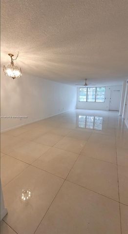 445 NE 195th St 127, Miami, FL 33179