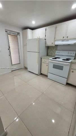 445 NE 195th St 127, Miami, FL 33179