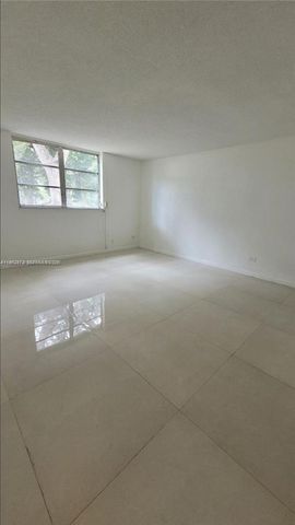 445 NE 195th St 127, Miami, FL 33179