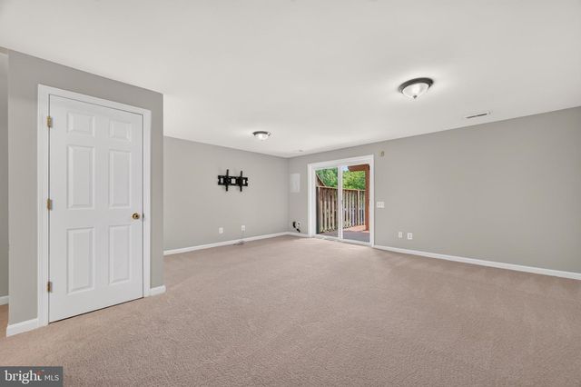 43535 PLANTATION TER, Ashburn, VA 20147