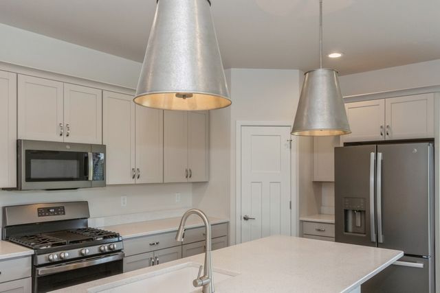 1038 Highland Trail, Solon, IA 52333