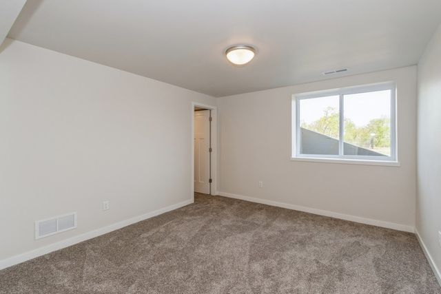 1038 Highland Trail, Solon, IA 52333