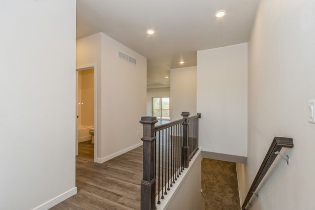 1038 Highland Trail, Solon, IA 52333