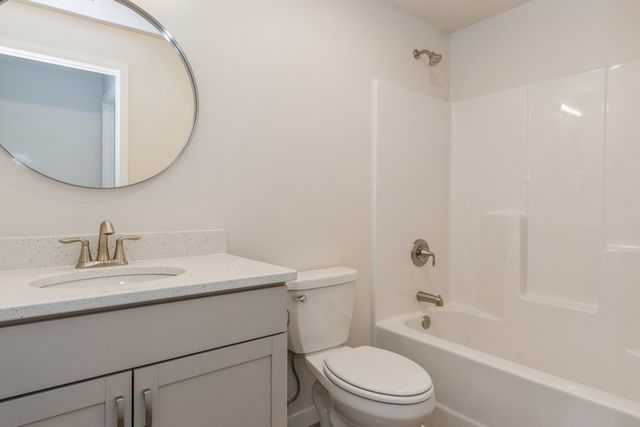 1038 Highland Trail, Solon, IA 52333