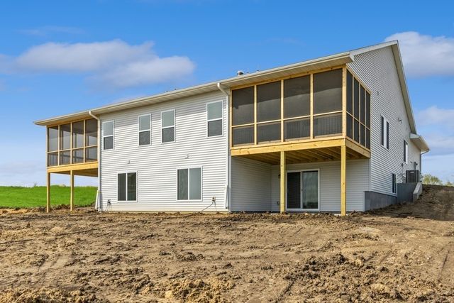 1038 Highland Trail, Solon, IA 52333