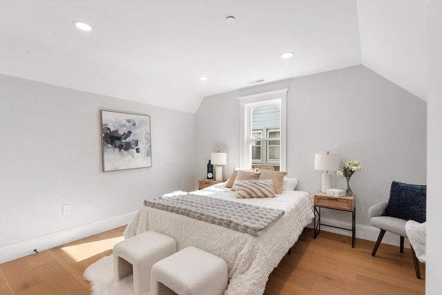 227 Highland Ave 3, Somerville, MA 02413