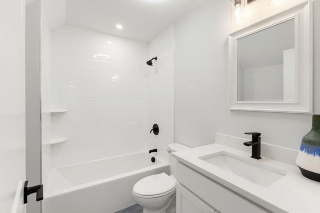 227 Highland Ave 3, Somerville, MA 02413