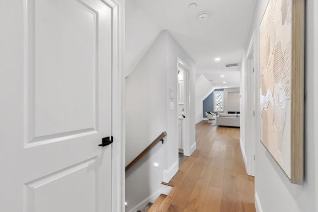 227 Highland Ave 3, Somerville, MA 02413