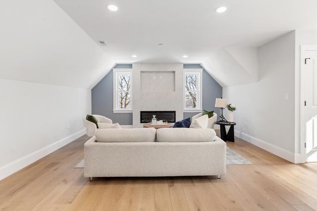 227 Highland Ave 3, Somerville, MA 02413