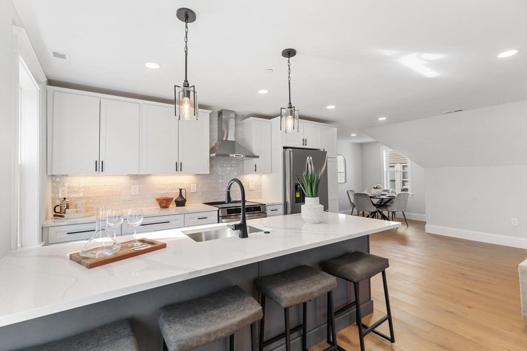 227 Highland Ave 3, Somerville, MA 02413