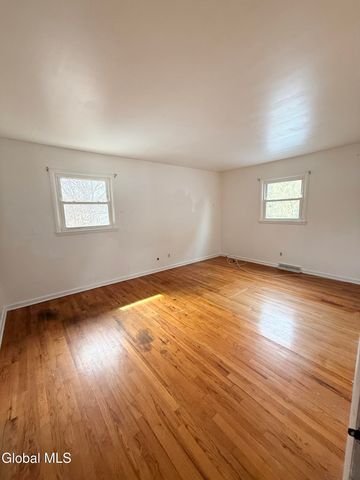 15 Birch Lane, Voorheesville, NY 12186