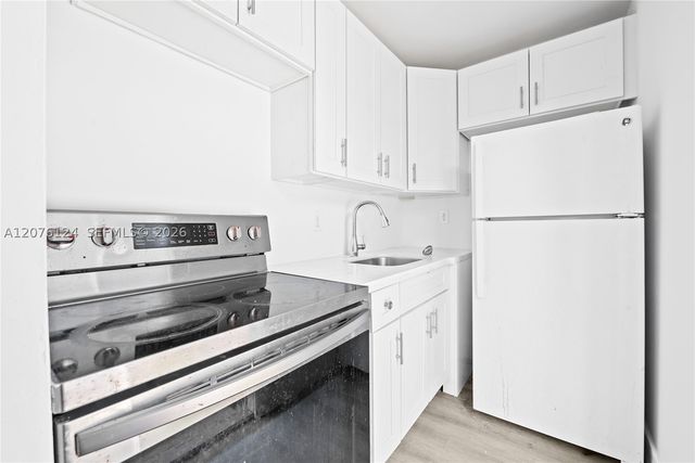 1022 NW 6th Ave, Fort Lauderdale, FL 33311