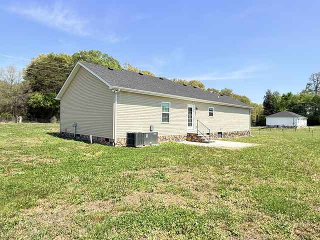 1151 Hurricane Rd, Tullahoma, TN 37388