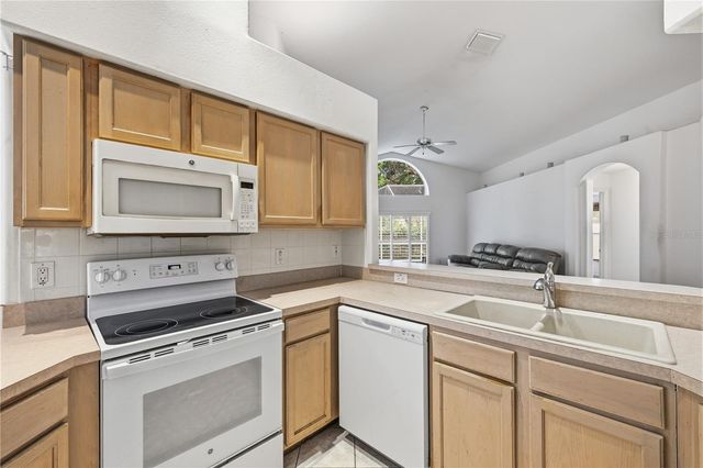 14990 HIDDEN OAKS CIRCLE, Clearwater, FL 33764