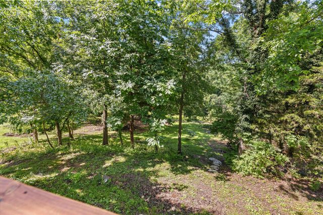 2002 VALLEYVIEW RD, Columbia, MO 65201