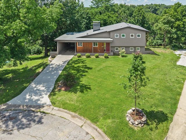 2002 VALLEYVIEW RD, Columbia, MO 65201