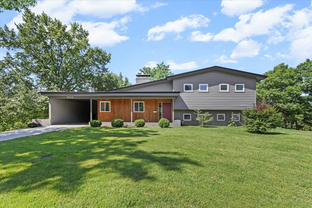 2002 VALLEYVIEW RD, Columbia, MO 65201