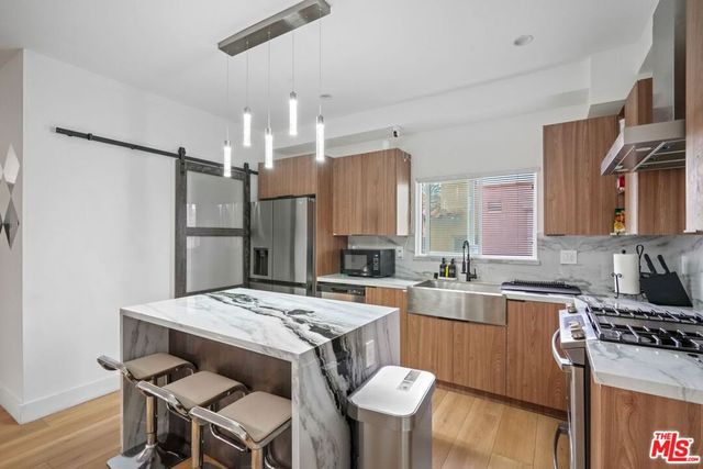 1842 S Sycamore Avenue, Los Angeles, CA 90019