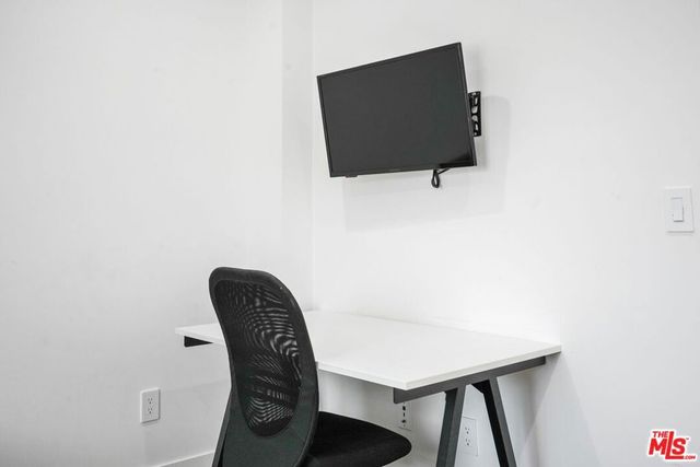 1842 S Sycamore Avenue, Los Angeles, CA 90019