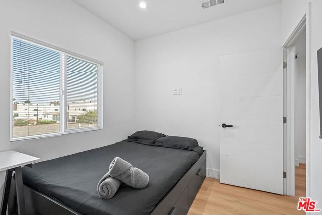 1842 S Sycamore Avenue, Los Angeles, CA 90019