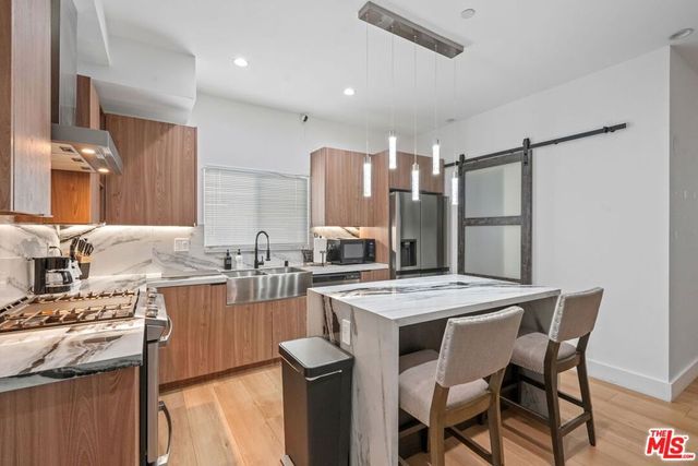 1842 S Sycamore Avenue, Los Angeles, CA 90019