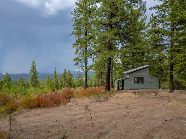 84XX Lodge Pole Ln, Chattaroy, WA 99003