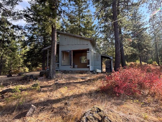 84XX Lodge Pole Ln, Chattaroy, WA 99003