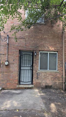 7122 S Parnell Avenue B, Chicago, IL 60621